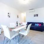 One-bedroom In Daire Cavtat