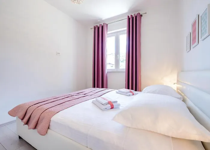Apartment One-bedroom In Cavtat