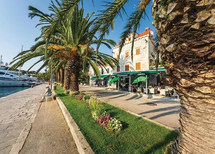 Apartment One-bedroom In Cavtat